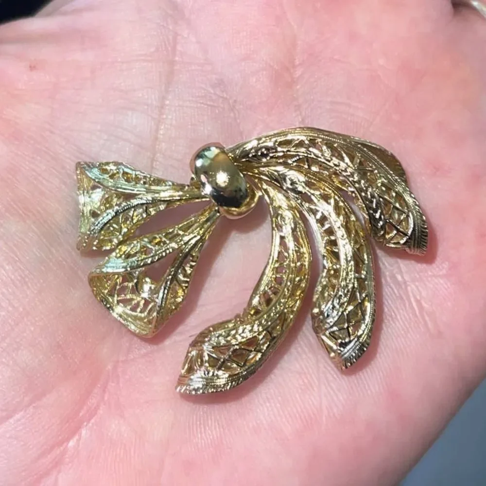 Vintage Corocraft‎ Filigree Gold Tone Bow Brooch Pin